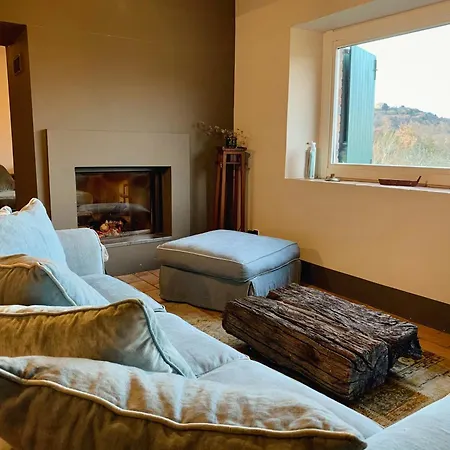 Restored Between Rome And Florence Nyaraló